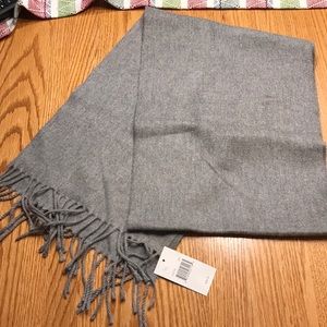 NWT Gray scarf